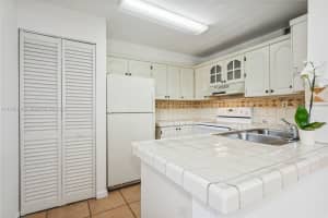 10282 NW 9th St Cir APT 205, Miami, FL 33172, Sold 08/30/22