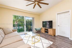 2131 SE 10th Ave APT 1117, Fort Lauderdale, FL 33316, Sold 10/17/22