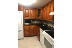 9460 Fontainebleau Blvd APT 520, Miami, FL 33172, Sold 09/14/22