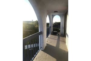 9460 Fontainebleau Blvd APT 520, Miami, FL 33172, Sold 09/14/22