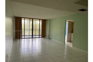 9735 NW 52nd St APT 301, Doral, FL 33178, Sold 09/23/22