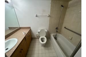 1300 SW 122nd Ave Apt 315-2, Miami, FL 33184, Sold 11/04/22