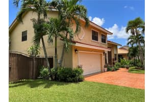 6021 NW 201st Ln, Hialeah, FL 33015, Sold 09/07/22