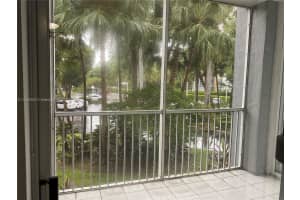 9725 NW 52nd St APT 202, Doral, FL 33178, Sold 11/01/22