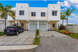 7205 NW 103rd Path, Doral, FL 33178, Sold 09/20/22