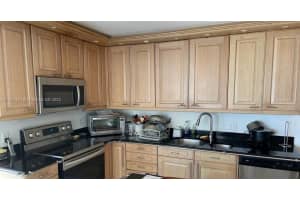 881 Ocean Dr, Key Biscayne, FL 33149, Sold 04/07/23