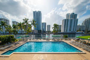 1000 Parkview Dr APT 514, Hallandale Beach, FL 33009, Sold 10/06/22