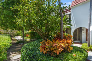 265 Grapetree Dr APT 111, Key Biscayne, FL 33149, Sold 10/28/22