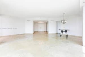 300 South Pointe Dr APT 401, Miami Beach, FL 33139, Sold 11/04/22