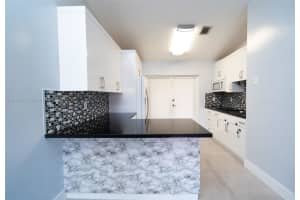 7727 W 29th Ln Apt 202-39, Hialeah, FL 33018, Sold 08/26/22