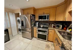 1000 Colony Point Cir APT 410, Pembroke Pines, FL 33026, Sold 11/10/22