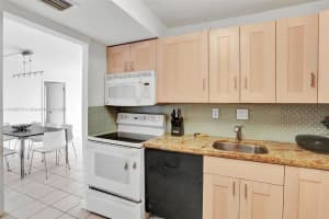 3701 N Country Club Dr APT 604, Aventura, FL 33180, Sold 09/29/22