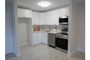 801 NE 199th St Apt 108-10, Miami, FL 33179, Sold 08/24/22