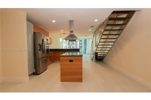 2950 NE 188th St, Aventura, FL 33180, Sold 10/14/22