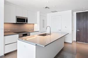 68 SE 6th St #2606, Miami, FL 33131, Sold 11/30/22