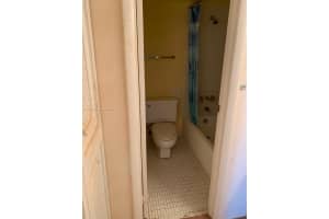 3475 N Country Club Dr APT 117, Aventura, FL 33180, Sold 10/18/22
