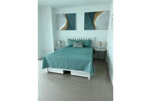 300 S Biscayne Blvd t 2207, Miami, FL 33131, Sold 12/06/22