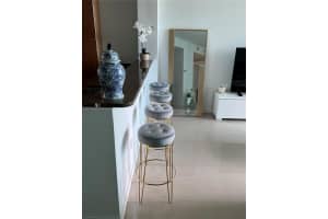 300 S Biscayne Blvd t 2207, Miami, FL 33131, Sold 12/06/22