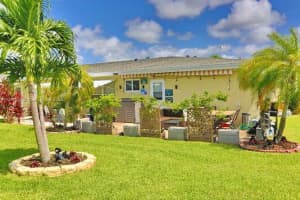 242 W High Point Ct, Delray Beach, FL 33445, Sold 10/07/22