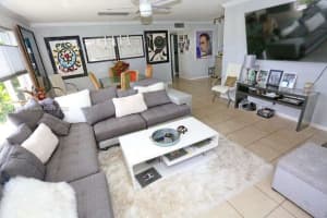 242 W High Point Ct, Delray Beach, FL 33445, Sold 10/07/22