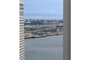 300 S Biscayne Blvd t 2816, Miami, FL 33131, Sold 10/03/22
