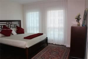 300 S Biscayne Blvd t 2816, Miami, FL 33131, Sold 10/03/22