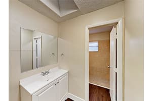 19635 NW 62nd Ct, Hialeah, FL 33015, Sold 10/06/22