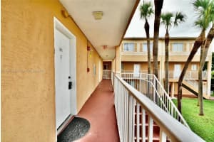 6215 SW Kendale Lakes Cir APT 274, Miami, FL 33183, Sold 09/07/22