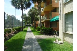 9310 Fontainebleau Blvd APT 413, Miami, FL 33172, Sold 08/23/22