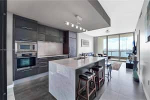 900 Biscayne Bay, Miami, FL 33132, Sold 10/14/22