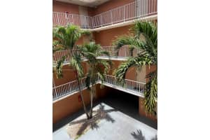 17600 NW 68th Ave, Hialeah, FL 33015, Sold 04/05/23