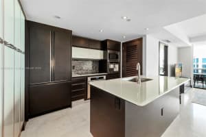 5875 Collins Ave APT 2103, Miami Beach, FL 33140, Sold 09/16/22