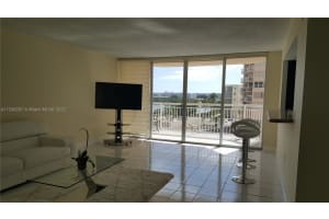 18061 Biscayne Blvd APT 404, Aventura, FL 33160, Sold 09/15/22