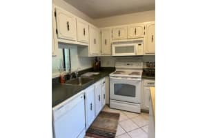 206 SE 10th St APT 305, Dania Beach, FL 33004, Sold 11/04/22