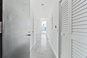 151 SE 1st St, Miami, FL 33131, Sold 09/27/22