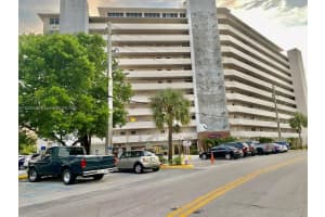 7904 West Dr, North Bay Village, FL 33141, Sold 12/09/22