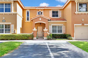 8551 NW 138th St APT 2105, Miami Lakes, FL 33016, Sold 09/12/22