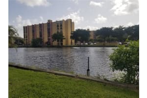 4707 NW 7th St, Miami, FL 33126, Sold 09/29/22