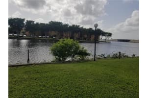 4707 NW 7th St, Miami, FL 33126, Sold 09/29/22