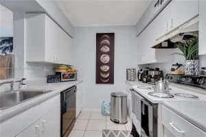 15201 SW 80th St, Miami, FL 33193, Sold 10/28/22