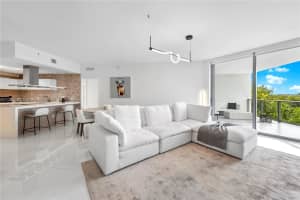 17111 Biscayne Blvd, North Miami Beach, FL 33160, Sold 12/01/22