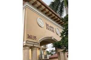 16135 Emerald Estates Dr APT 263, Weston, FL 33331, Sold 09/19/22