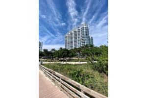 6515 Collins Ave APT 605, Miami Beach, FL 33141, Sold 09/01/22