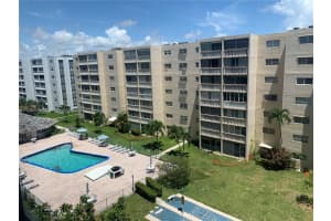 301 NE 14th Ave APT 607, Hallandale Beach, FL 33009, Sold 09/01/22