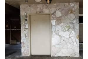 471 Ives Dairy Rd, Miami, FL 33179, Sold 12/23/22