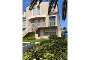 665 NW 85th Pl # 10-101, Miami, FL 33126, Sold 10/03/22
