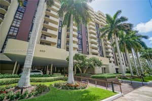 600 Biltmore Way APT 811, Coral Gables, FL 33134, Sold 09/07/22