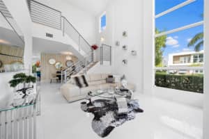 9740 NW 75th St, Doral, FL 33178, Sold 09/23/22