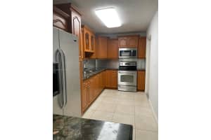 9417 SW 76th St APT X17, Miami, FL 33173, Sold 11/10/22