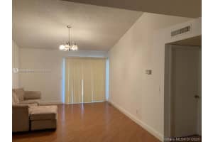 241 SW 84th Ave, Pembroke Pines, FL 33025, Sold 09/30/22